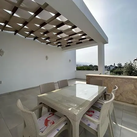 / Zeytinlik 2+1 Havuzlu Manzarali Daire Apartment Kyrenia (Northern Cyprus)