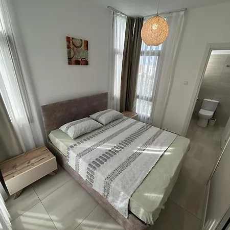/ Zeytinlik 2+1 Havuzlu Manzarali Daire Daire *