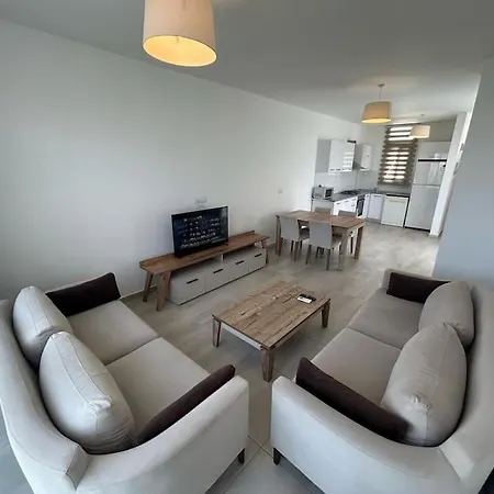 Daire / Zeytinlik 2+1 Havuzlu Manzarali Daire Girne