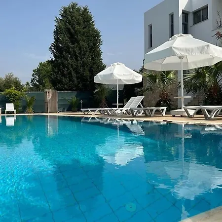 / Zeytinlik 2+1 Havuzlu Manzarali Daire Κερύνεια